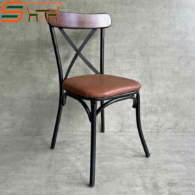 Ghế cafe chân sắt ST009 mặt gỗ lót nệm